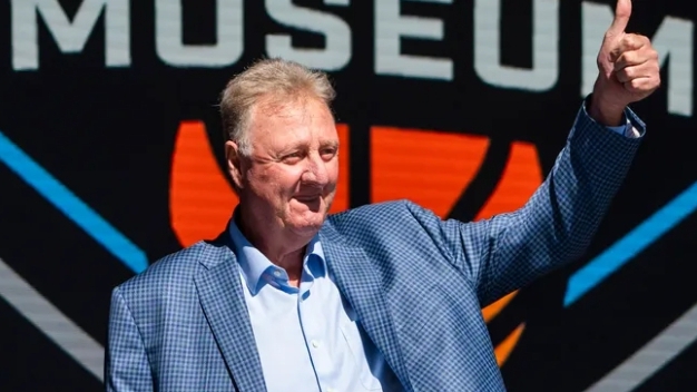 Larry Bird was inducted into the 2024 Class of the American Basketball Hall of Fame⬇️⬇️