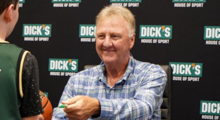 Derek Holland Leaves Fan in Tears With Hilarious Larry Bird Meme From 2024 Wimbledon; ‘Mrs. Birdfire’⬇️⬇️