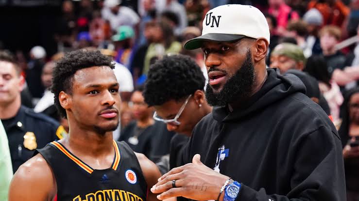 LeBron James “I don’t know if people really understand Bronny…He doesn’t give a f**k about the criticism.⬇️⬇️