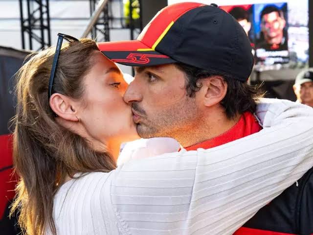 Congratulations 🎊: Love Is A Beautiful Thing… She said “YES I Do” 💍 ♥  Carlos Sainz and Girlfriend Set to Tie the Knot